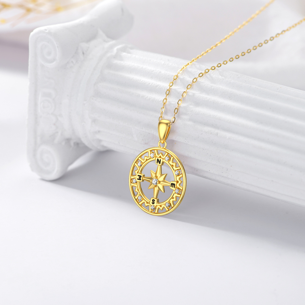 Collana con ciondolo a bussola con zircone rotondo in oro 14K-3