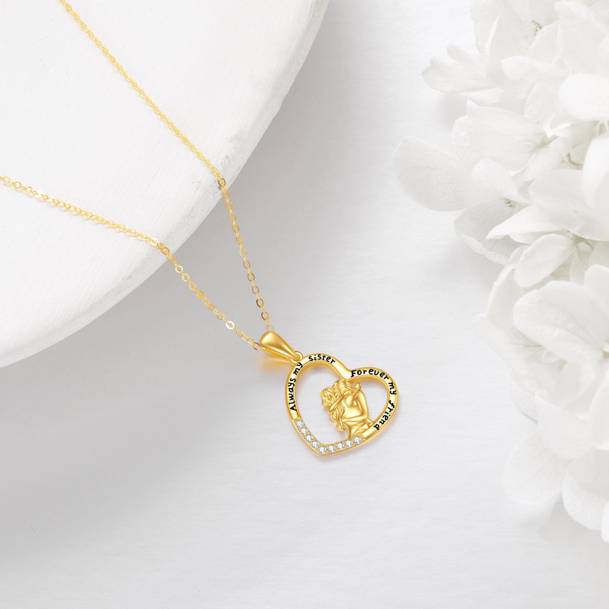 Collar con colgante de corazón de hermanas en oro de 14 quilates con circonita cúbica y palabra grabada-3