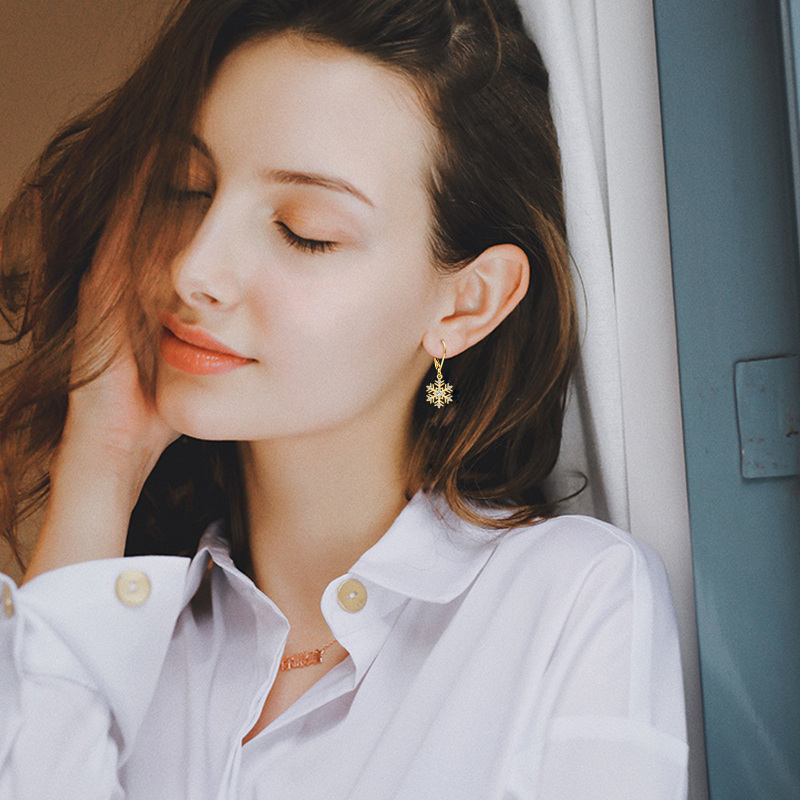 Brincos de gota de floco de neve de zircônia cúbica de ouro 10K-2