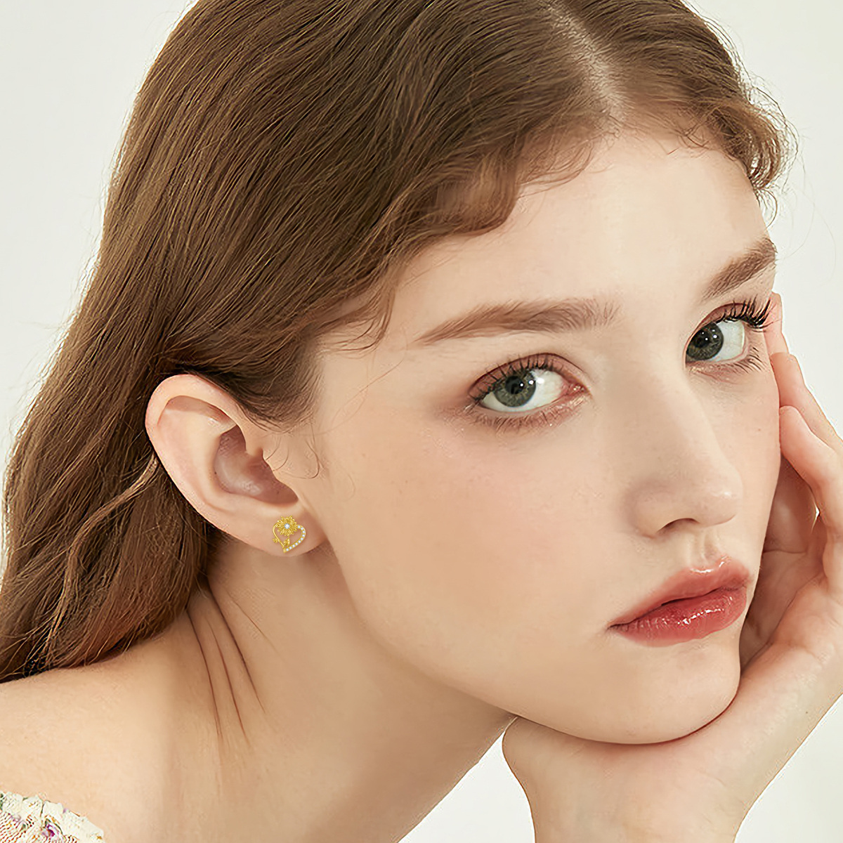 Pendientes de oro de 14 quilates con forma de corazón de girasol y circonita cúbica-2