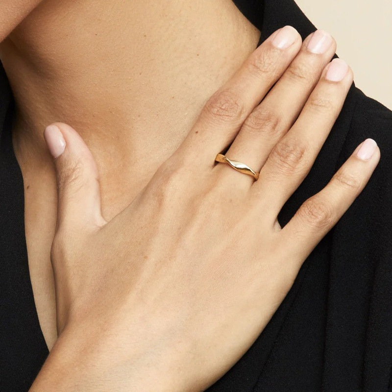 Anillo apilable de oro de 14 quilates con diseño trenzado-3