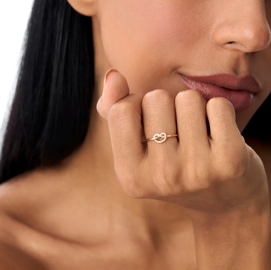 14 Karat Liebesknoten-Ring mit 0,04 Karat natürlichem Diamanten-2