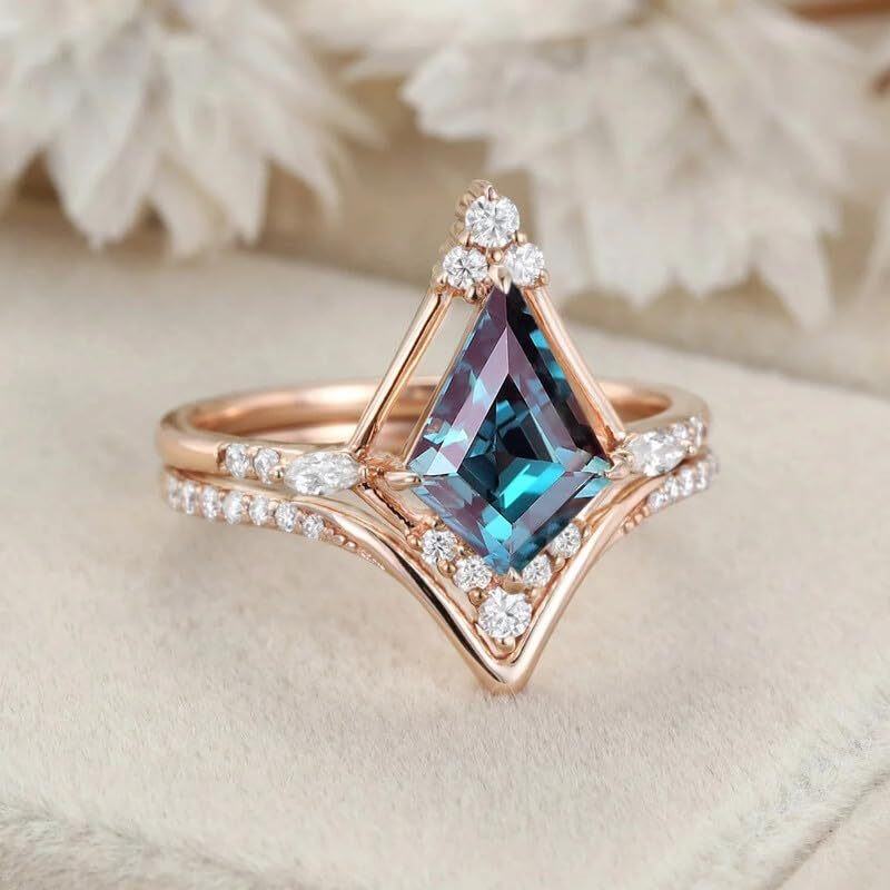 14K Rose Gold Kite Cut Alexandrite Engagement Ring Set with Moissanite-4