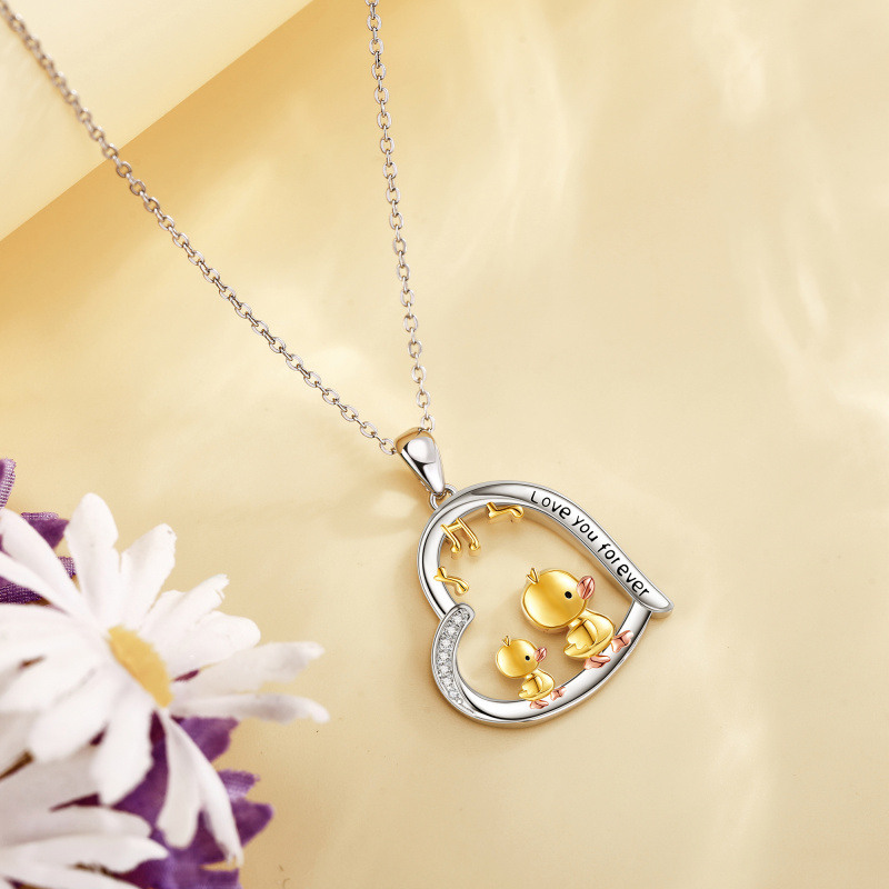 Collar con colgante de plata, oro y oro rosa de 14 quilates con moissanita, diseño de pato, corazón y símbolo musical-3