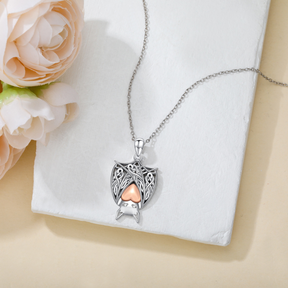 Colar de Pingente de Morcego e Coração em Prata 10K e Ouro Rosa com Moissanita-4
