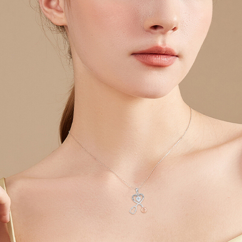 Colar com pendente estetoscópio em forma de coração, zircónia cúbica bicolor, prata de lei, com palavra gravada-2