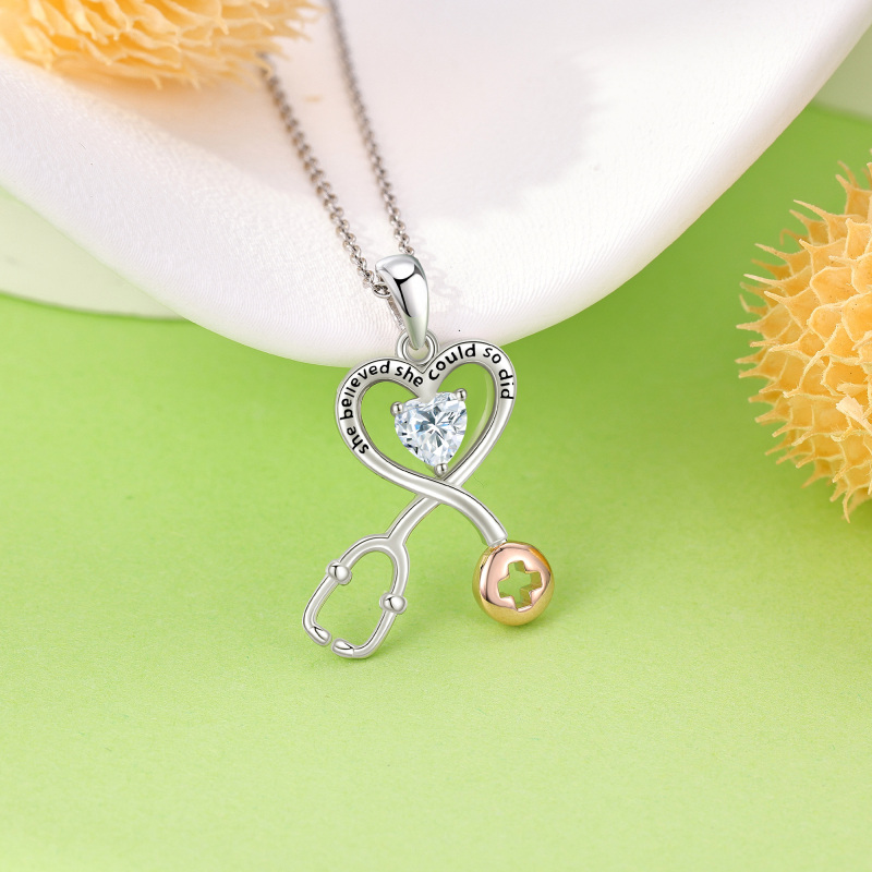 Colar com pendente estetoscópio em forma de coração, zircónia cúbica bicolor, prata de lei, com palavra gravada-4