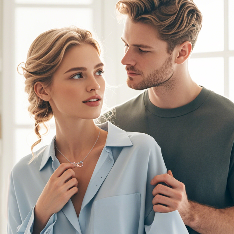 Collana con ciondolo a forma di stetoscopio a forma di cuore in argento sterling con zirconi cubici bicolore-5