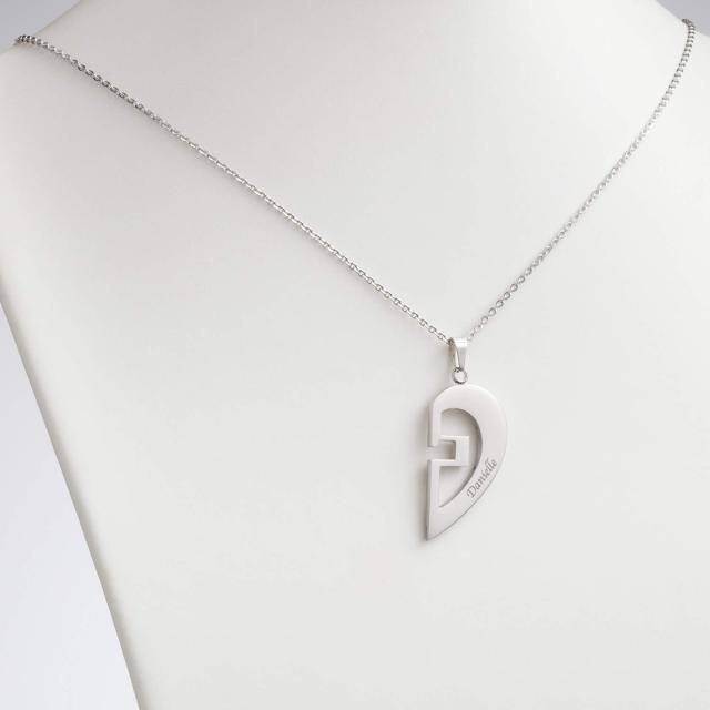 Collar con colgante de corazón de media pieza con nombre de pareja clásico personalizado en dos tonos de 14 quilates y dos rotos-3