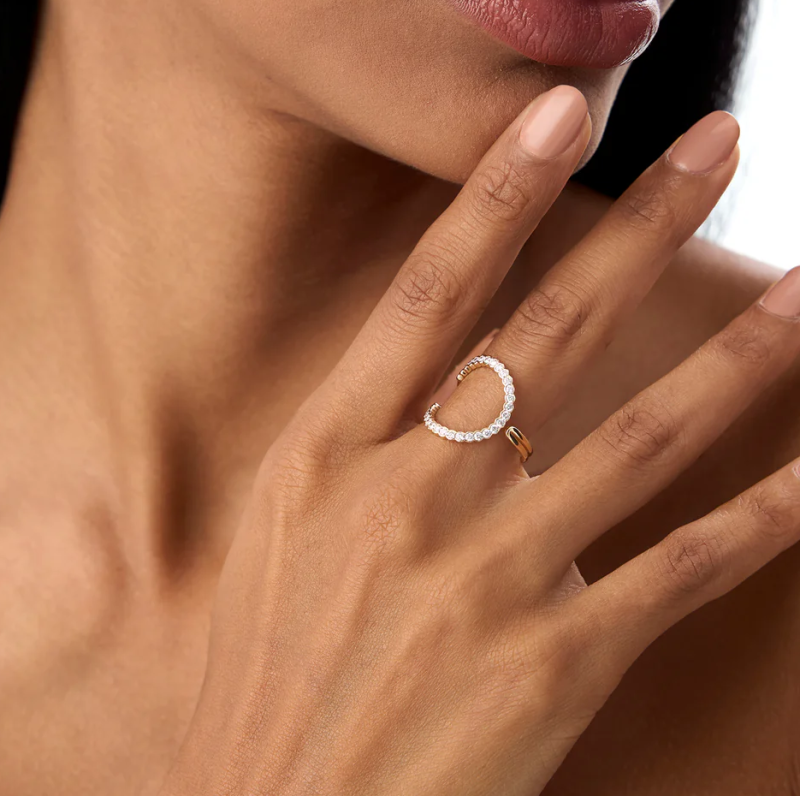 خاتم زفاف مخصص من الذهب الأبيض عيار 10 قيراط، مرصع بماسات مختبرية وزنها 0.55 قيراط، لون D، نقاء VVS، 3EX-3