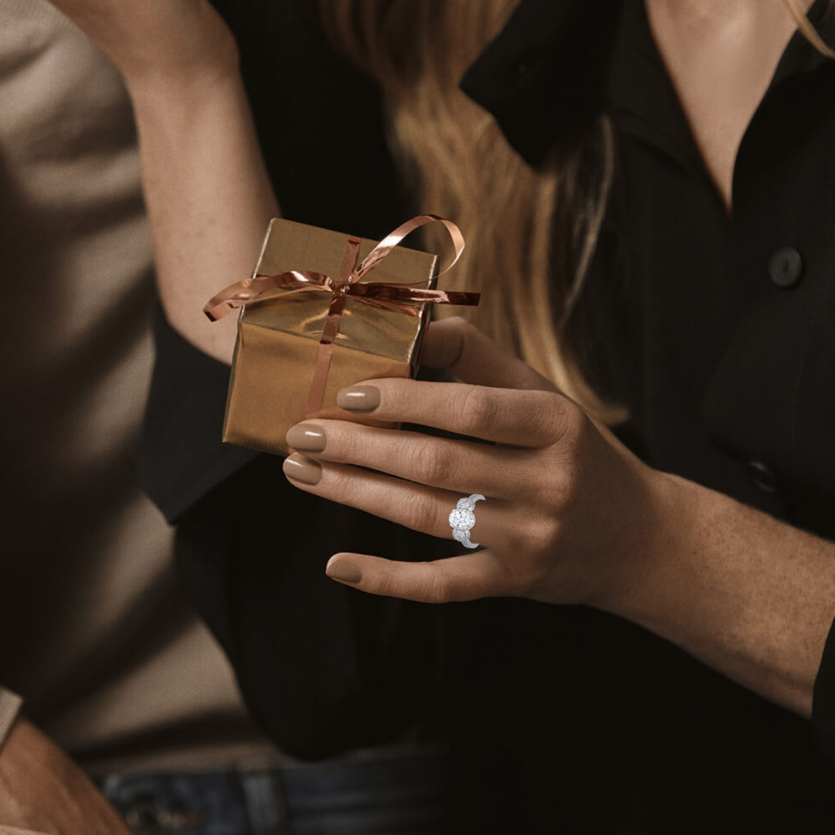 Anel de noivado personalizado com gravação em ouro branco 14K e diamante criado em laboratório de 1,5 ct-2