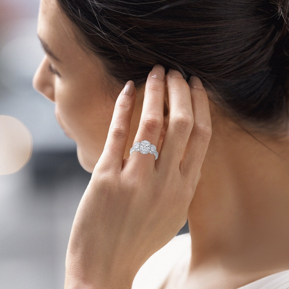 Anello di fidanzamento con incisione personalizzata in oro bianco 18 carati e diamante creato in laboratorio da 1,5 carati-3