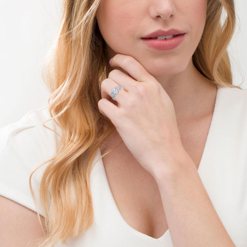 Anel de Noivado Personalizado em Ouro Branco 10K com Diamante Oval de 1,5 CT (Total) Criado em Laboratório, Cor D, Clareza VVS1-VS1, Certificado IGI 3EX-4