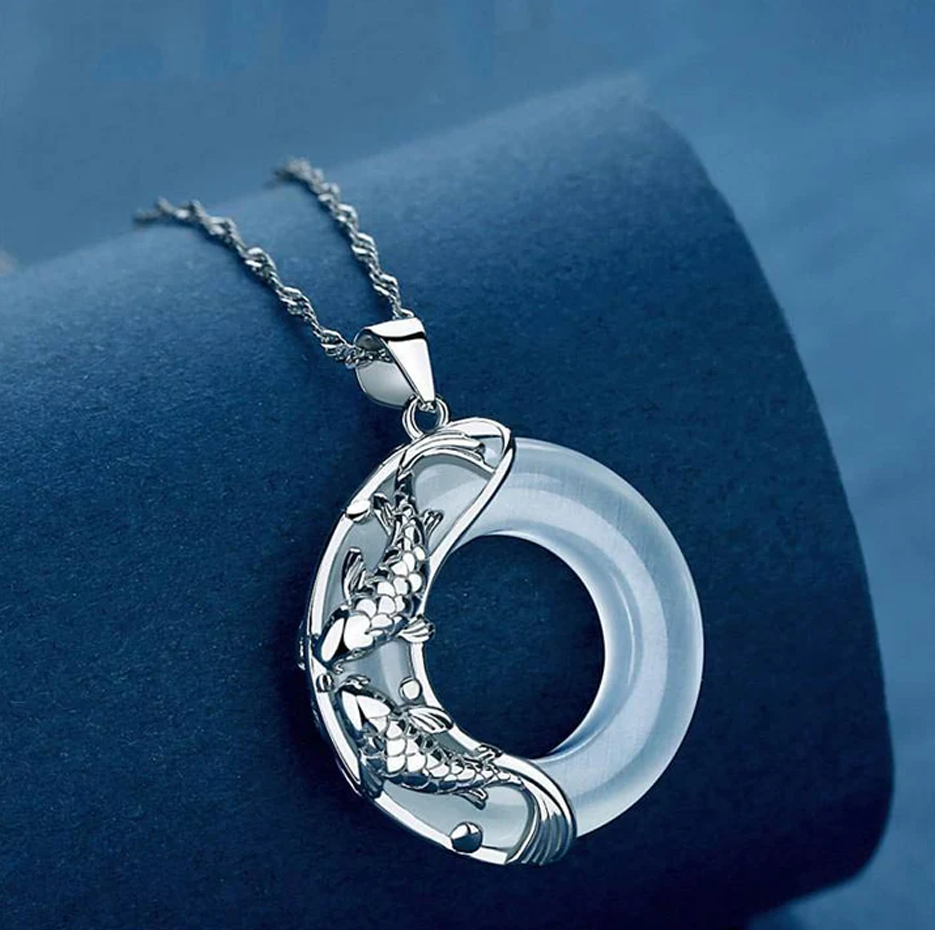Collar de la suerte con koi de jade blanco y piedras de Buda en plata de ley-3
