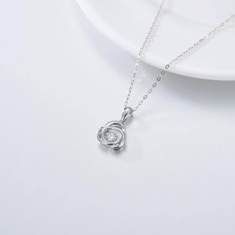 Colar com pendente circular de nó celta em moissanita e ouro branco 10K-4