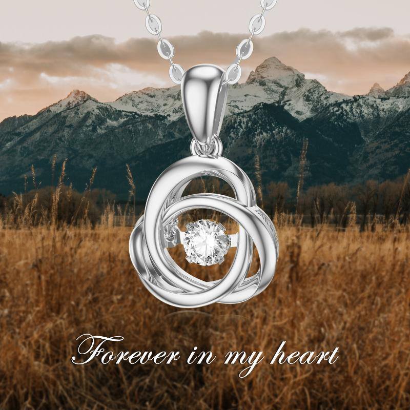 Colar com pendente circular de nó celta em moissanita e ouro branco 10K-5