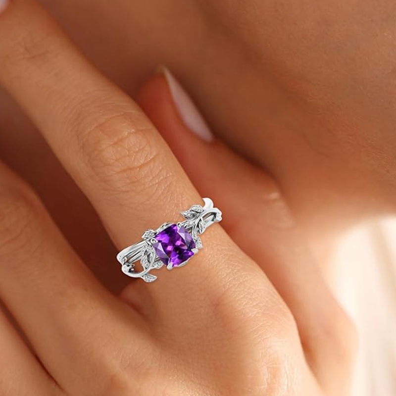 Conjunto nupcial de anillos de compromiso con gemas talla cojín Ivy en oro de 10 quilates-4