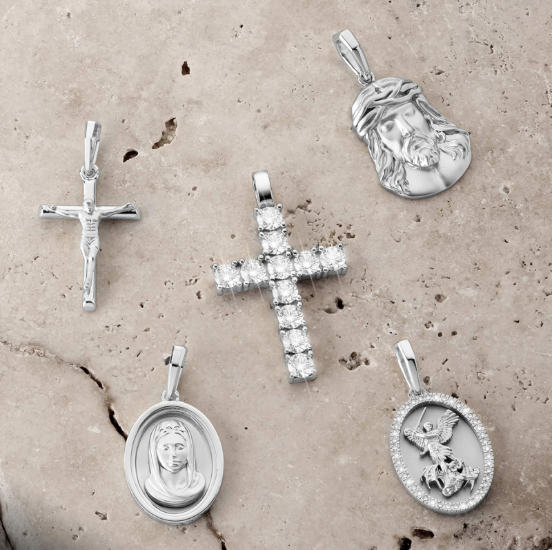 Pendentif croix en or blanc 18 carats serti de micro-diamants-3