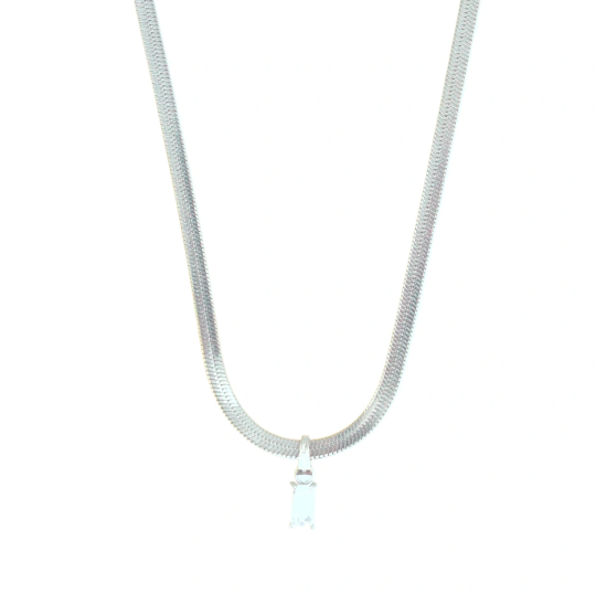 Collar de espiga con piedras preciosas de corte esmeralda en oro blanco de 14 quilates