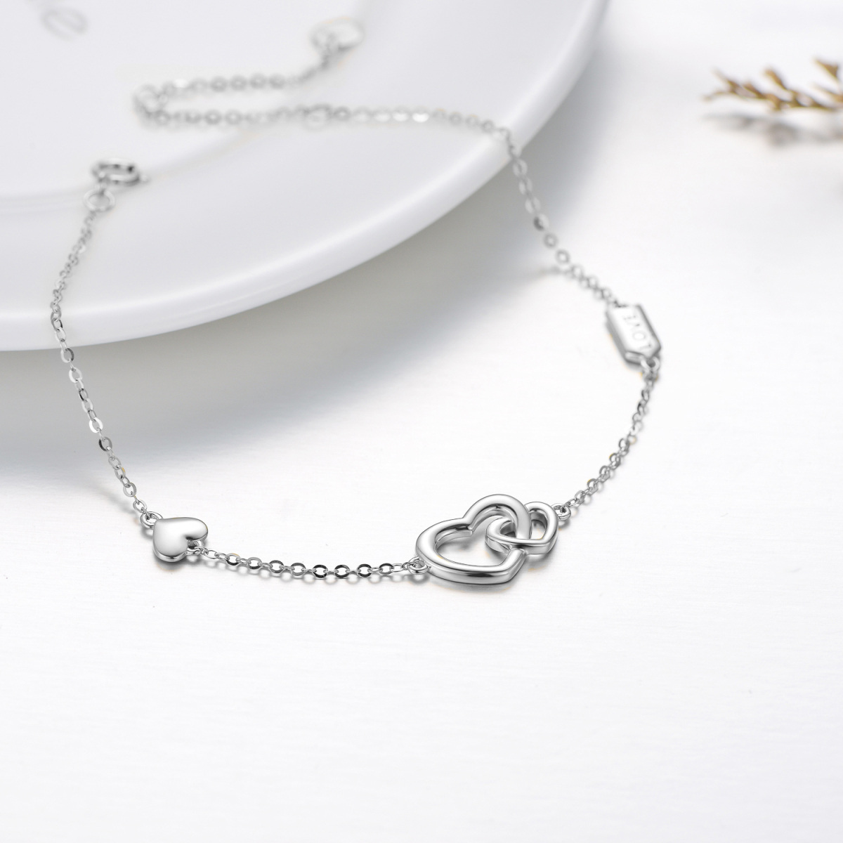 Bracelet à pendentif cœurs entrelacés en or blanc 14 carats avec mot gravé pour femme-3