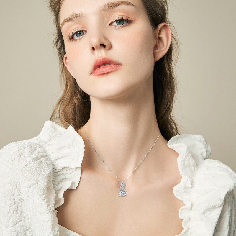 Collar con colgante de corazón y símbolo de infinito de moissanita en oro blanco de 10 quilates-3