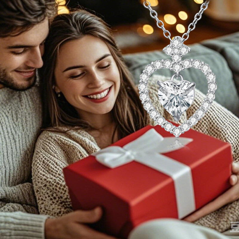 Collar con colgante de corazón de moissanita en oro blanco de 10 quilates-5