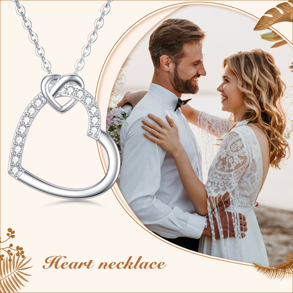 Collar con colgante de moissanita en forma de corazón de oro blanco de 14 quilates para mujeres y mejores amigas-3