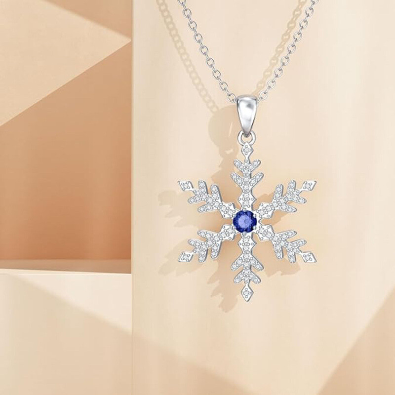 Collar con colgante de copo de nieve de moissanita en oro blanco de 14 quilates-3