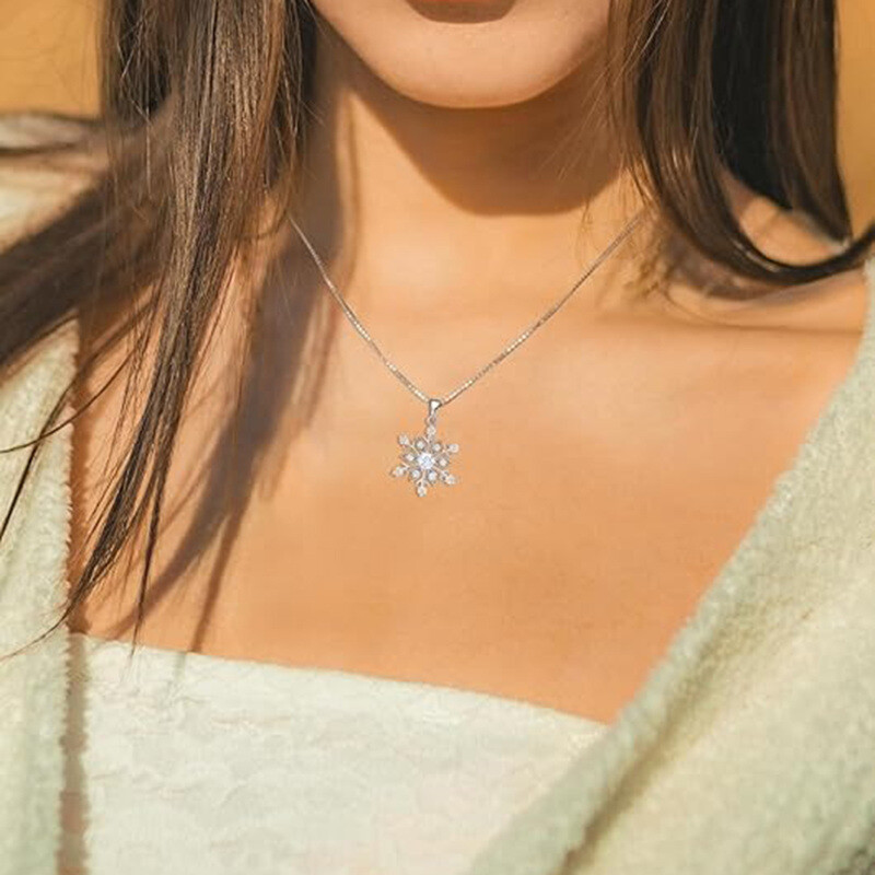 14-Karat-Weißgold-Moissanit-Schneeflocken-Anhänger-Halskette-2