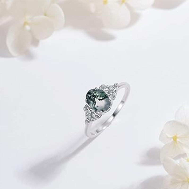 Bague ovale en or blanc 10 carats et agate mousse-3