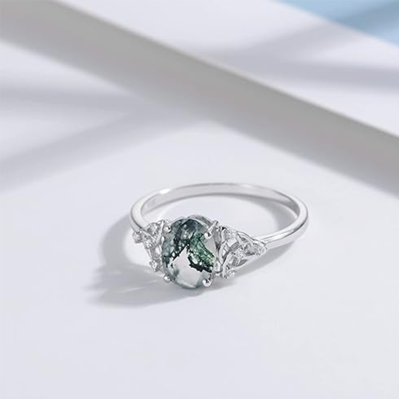 Bague ovale en or blanc 10 carats et agate mousse-4