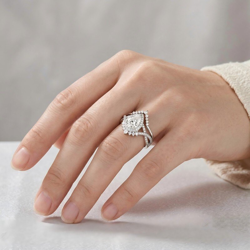 Conjunto nupcial de oro blanco 14K con moissanita cortada en forma de pera-2