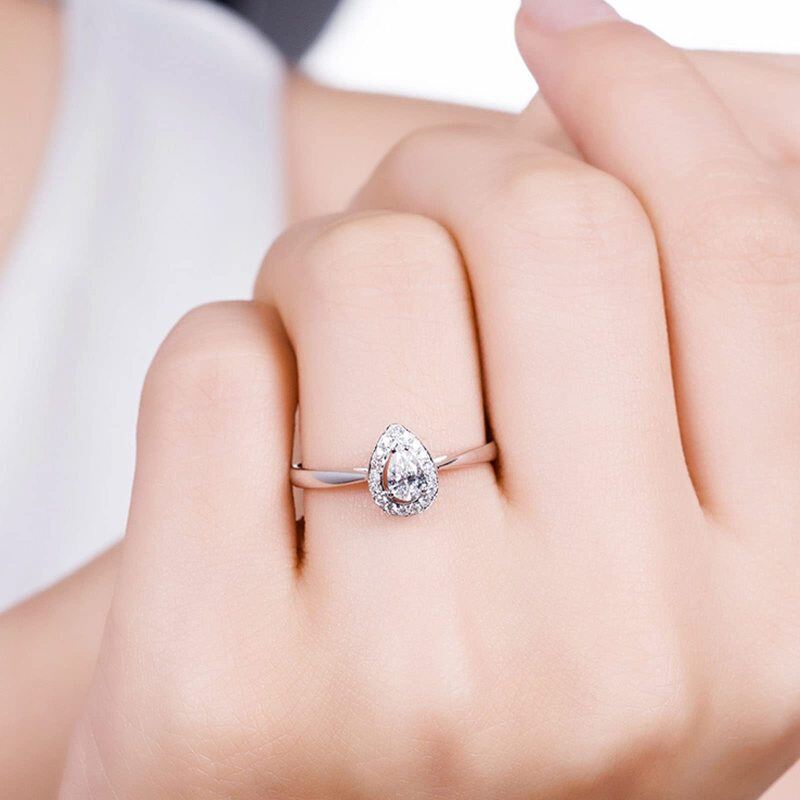 Anel de moissanite em forma de pêra de ouro branco 18K-2