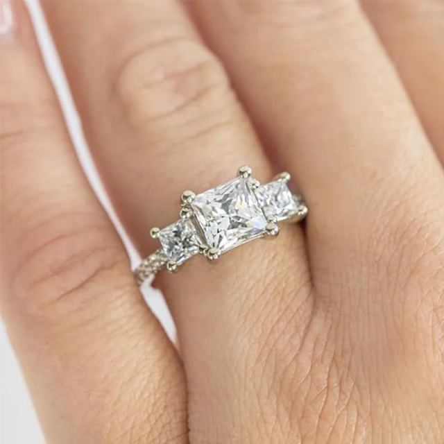 Anel de noivado quadrado de moissanite em formato de princesa em ouro branco 14K-2