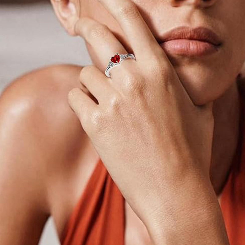 Bague en or blanc 10 carats avec cœur en oxyde de zirconium rouge-2