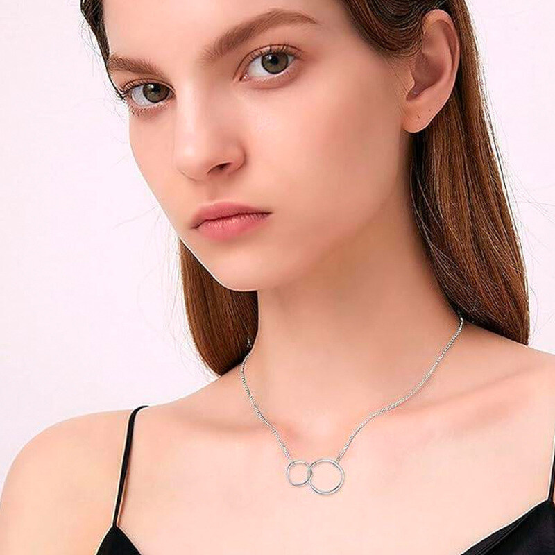 Colar com pendente redondo em ouro branco 10K-2