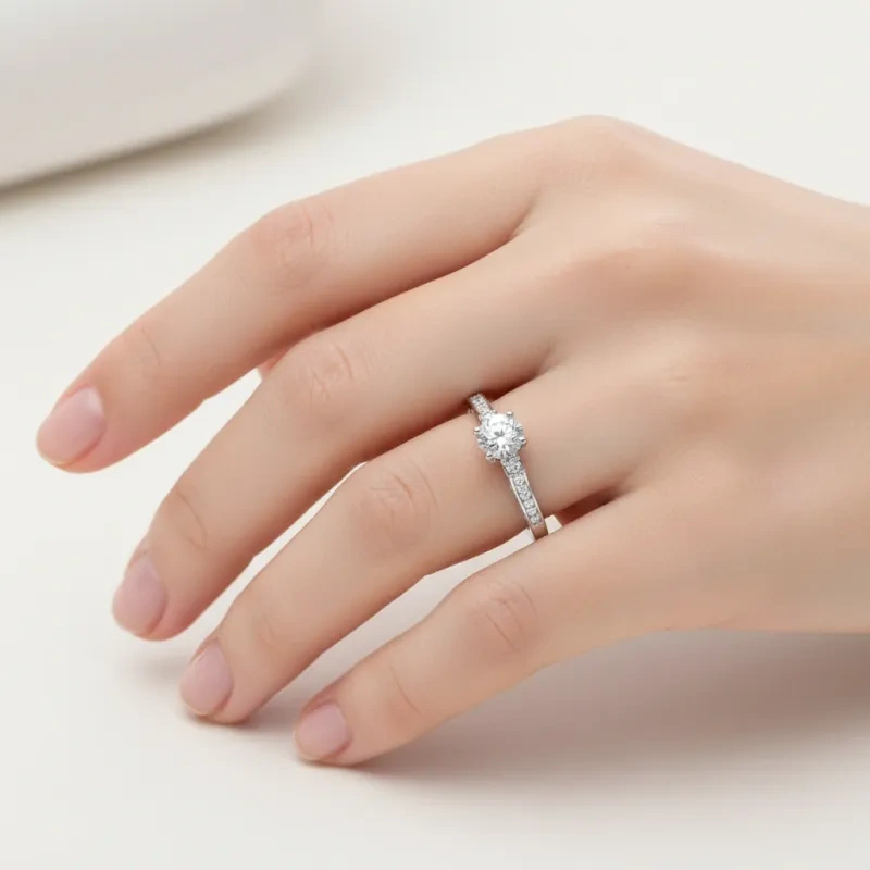 Bague de fiançailles en or blanc 18K avec diamant moissanite taillé rond-2