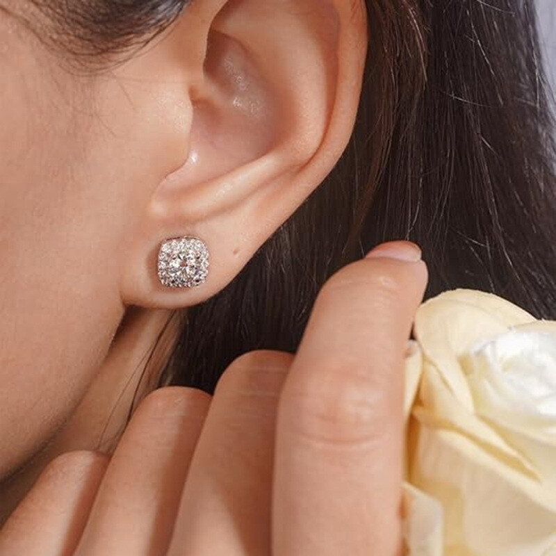 Aretes de tuerca de moissanita con corte redondo en oro blanco 14K-2