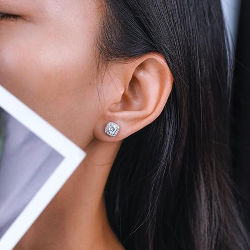 Aretes de tuerca de moissanita con corte redondo en oro blanco 14K-3