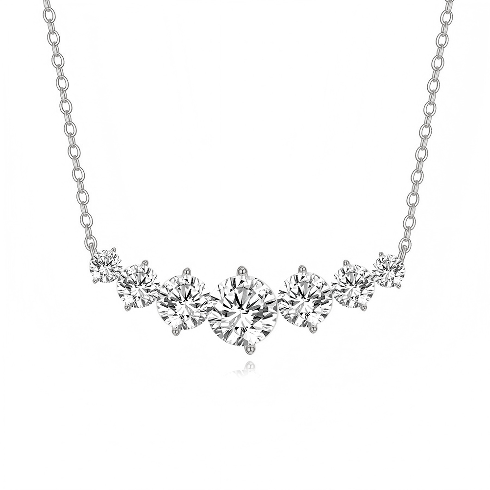 Collier avec pendentif en or blanc 14 carats et 7 moissanites rondes-1