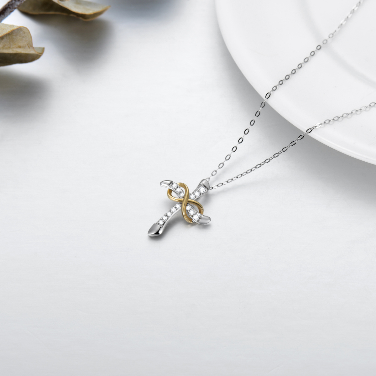 Collana con ciondolo con croce circolare in moissanite bicolore in oro 14 carati e simbolo dell'infinito per donna-4