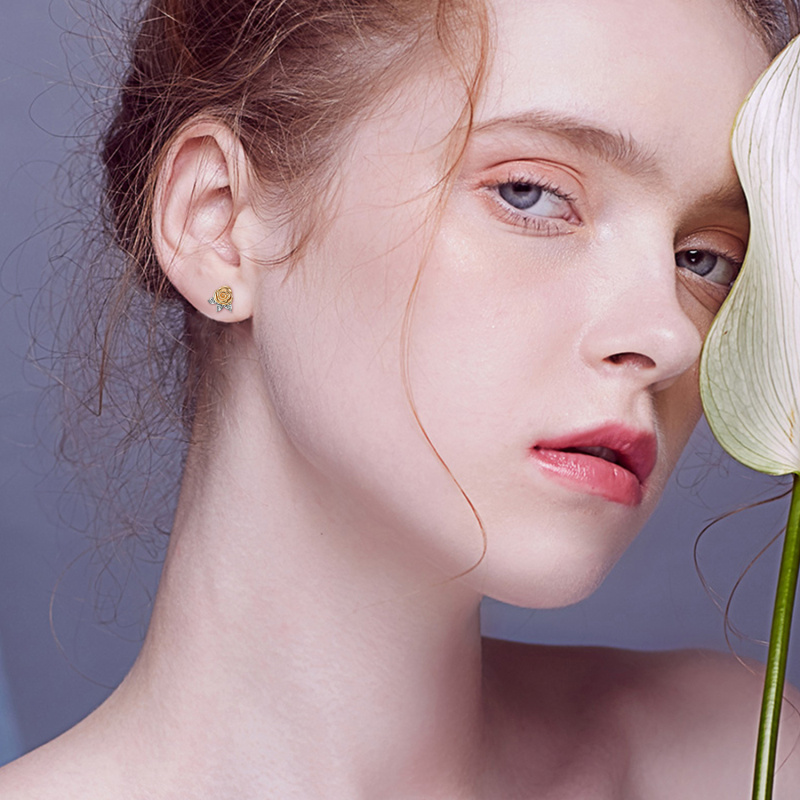 Aretes de oro blanco de 14 quilates y oro amarillo con forma de rosa para mujer-2