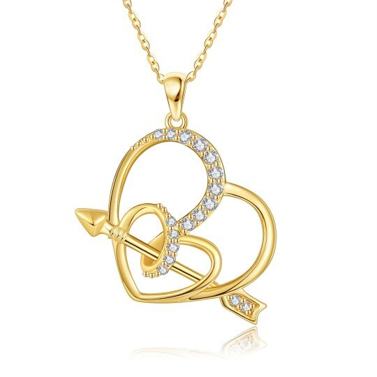 Collana con ciondolo a forma di cuore con freccia e zirconi cubici circolari in oro giallo 14K