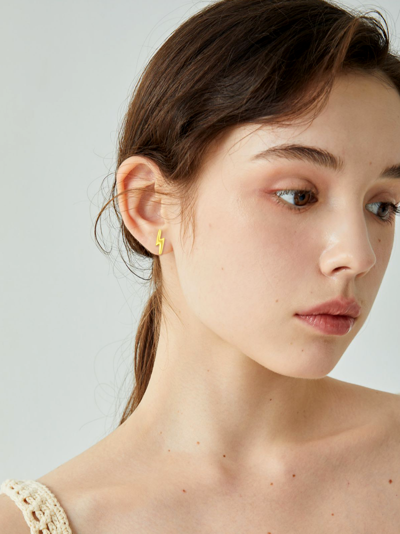 Pendientes de oro blanco de 10 quilates con forma de rayo-2