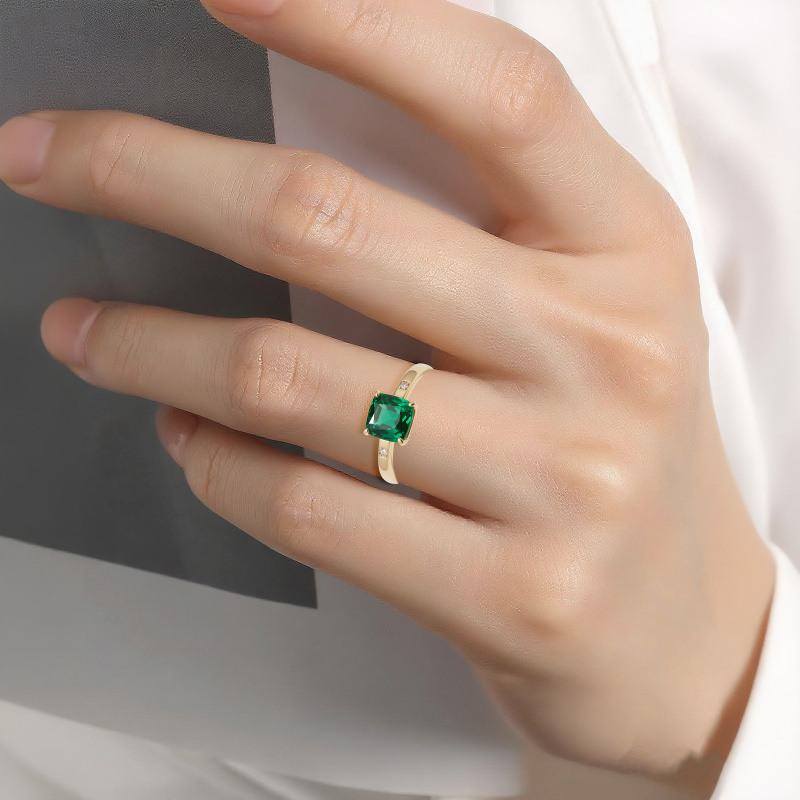 Bague de fiançailles en or 14K avec moissanite taillée en coussin de 1 à 6 CT et émeraude artificielle-2