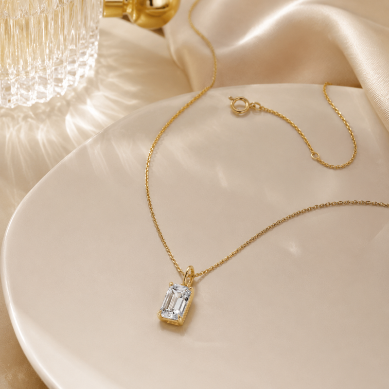 Halsketten aus 14-karätigem Gold mit smaragdgeschliffenen, im Labor gezüchteten Diamanten-3