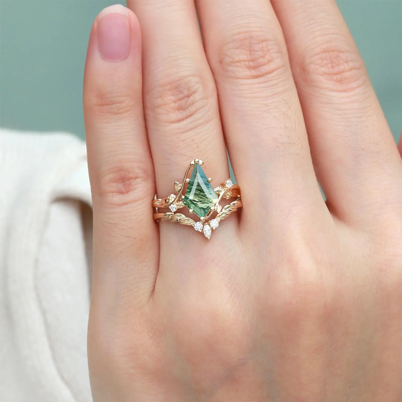 18K Gold Kite Cut Moss Agate Custom Engagement Ring for Women-2