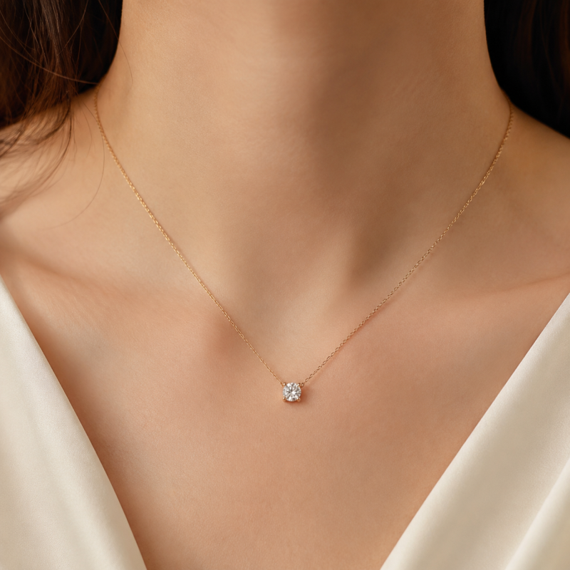Halskette aus 14-karätigem Gold mit rundem, im Labor gezüchtetem Diamanten in Vier-Krappen-Fassung-2