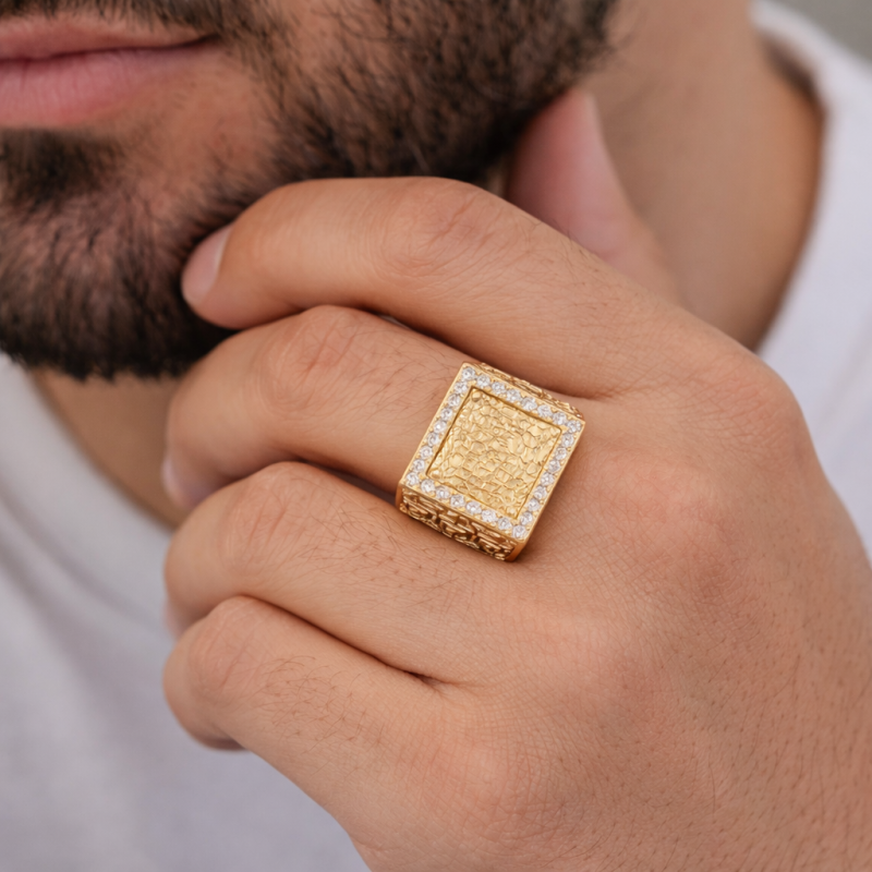 Anillo de compromiso para hombre con pepita de moissanita de corte redondo en oro de 14 quilates-2