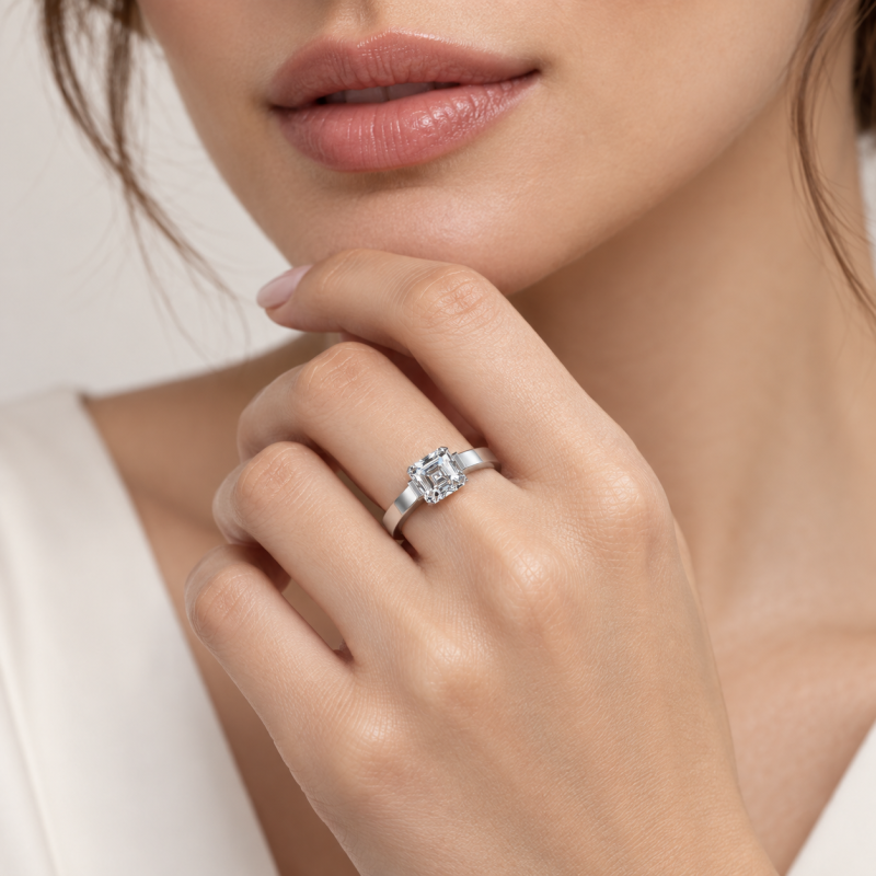 Anillo de compromiso solitario de oro blanco de 10 quilates con diamante cultivado en laboratorio de talla Asscher y engaste a tensión.-2